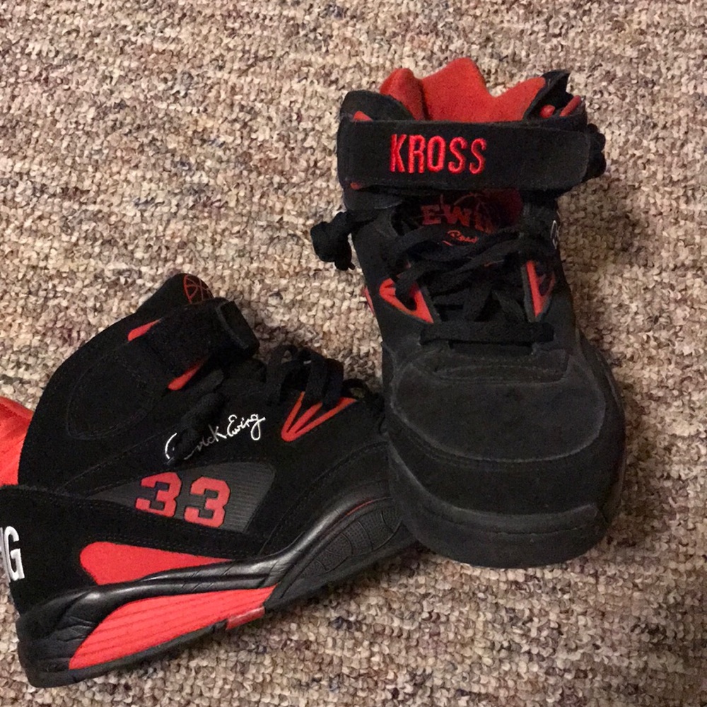 selling a lot of shoes and in good condition!😁✌🏽